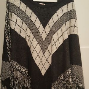 EUC Sweater Shrug Pullover